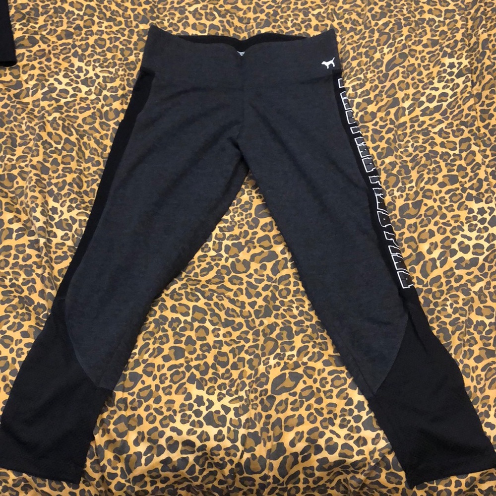 Victoria Secret Pink Yoga Capri Leggings size M